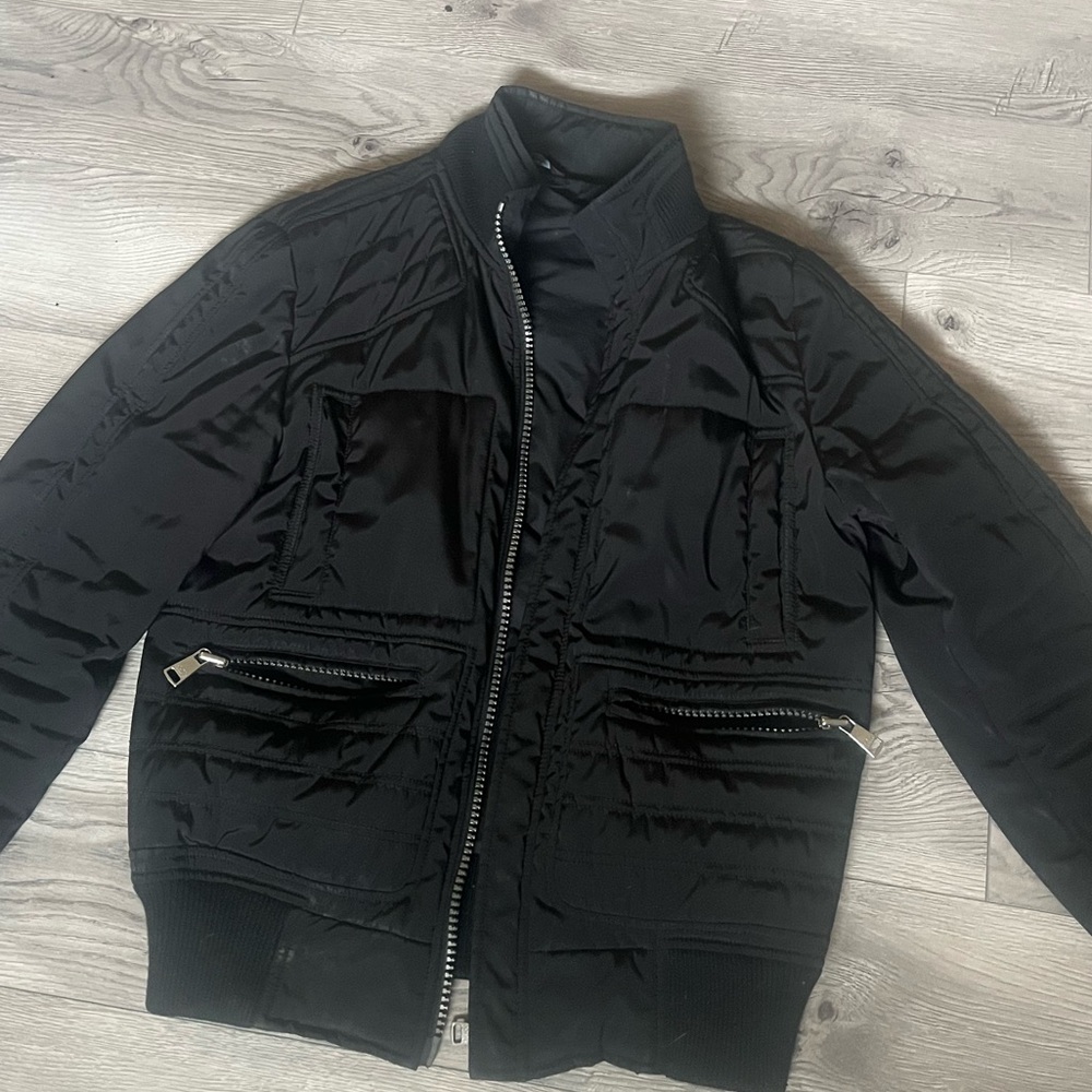 Dolce & Gabbana
Black puffer jacket men’s collection